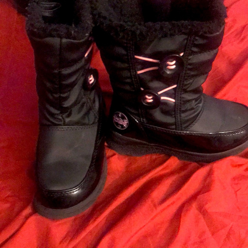 Snow boots